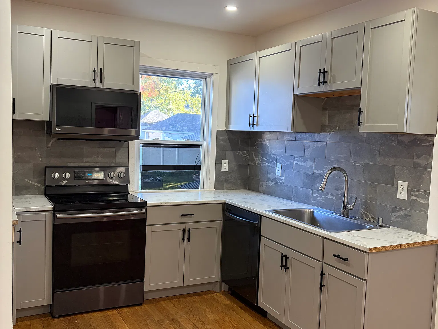 3 bed, 1500 sqft, $2,750 — Photo 2