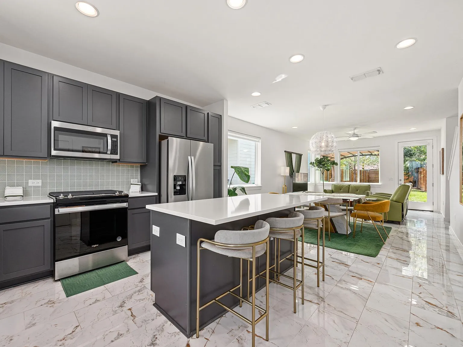 2 bed, 2.5 bath, 1224 sqft, $3,600 — Photo 3