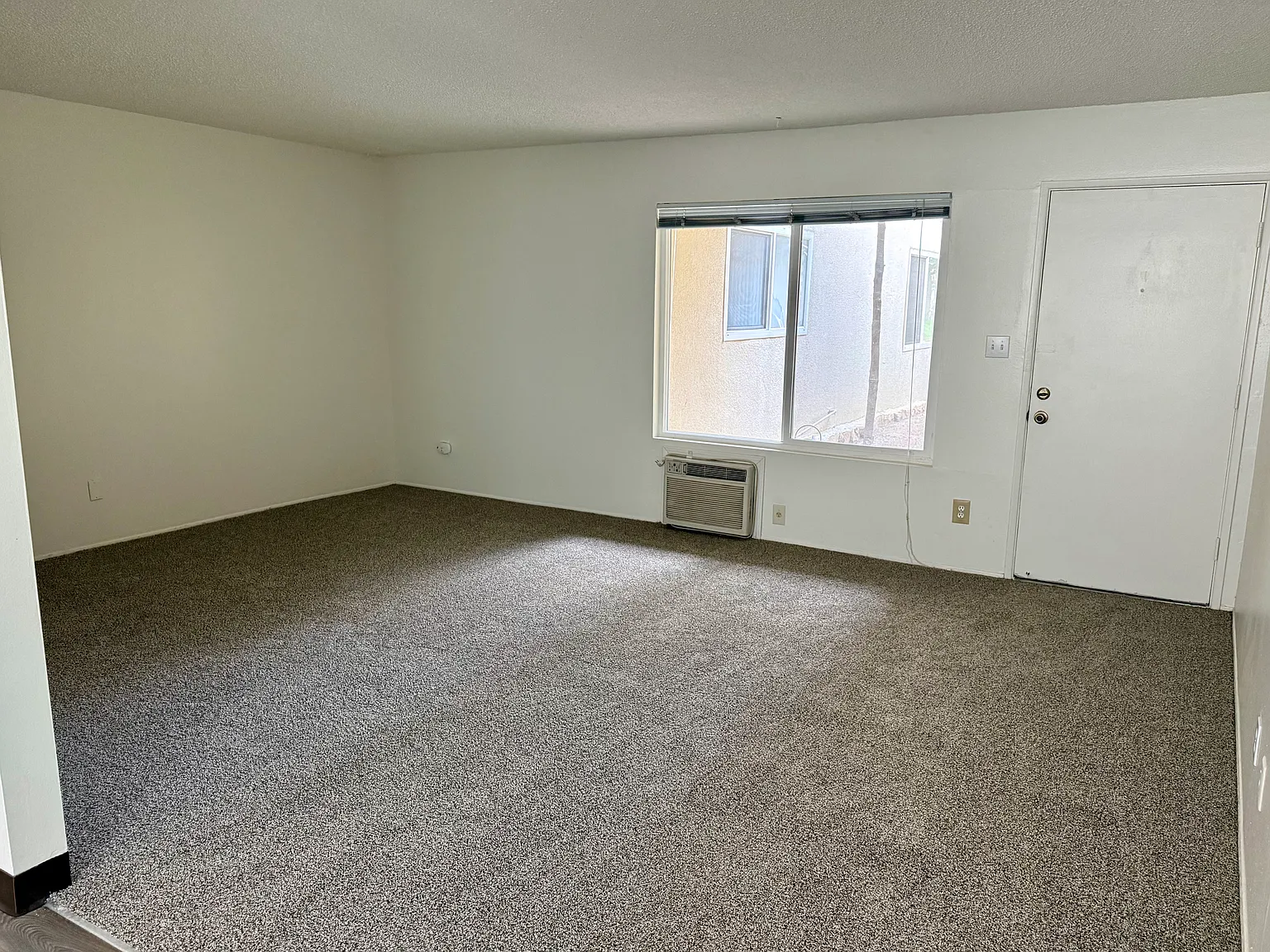 2 bed, $1,800 — Photo 2