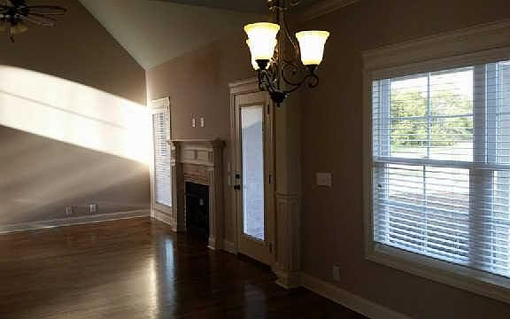 4th image of 2109 Slater Dr