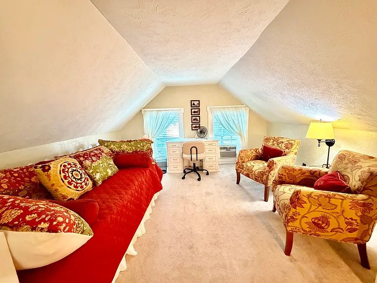 Upper Lounge