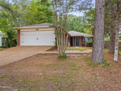 103 Burnt Leaf Way, Clinton, MS, 39056