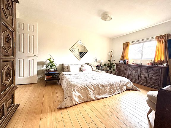3rd image of 740 W Aspen Way