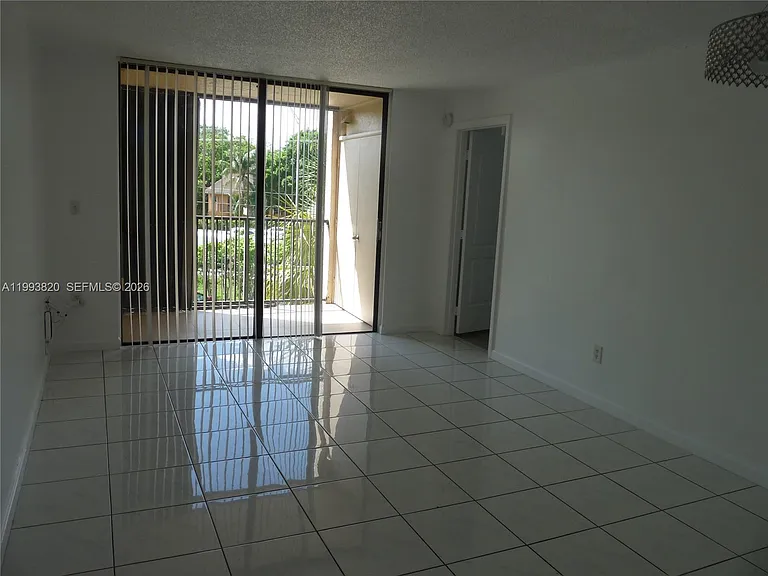 14611 N Kendall Dr #304L — Photo 12