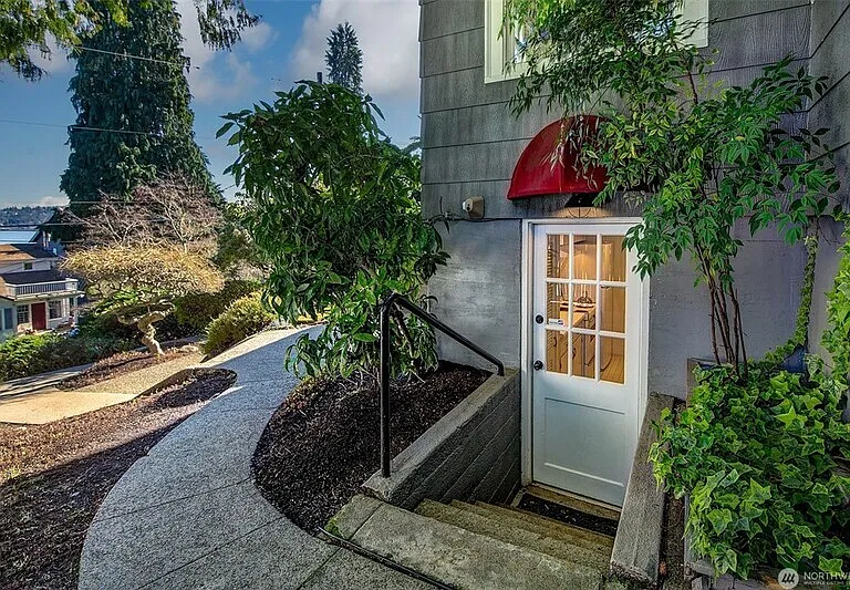 707 Lake Washington Blvd S — Photo 22