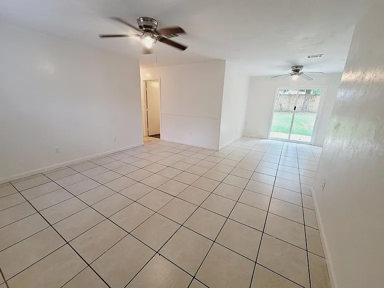 3209 Hester Dr — Photo 4