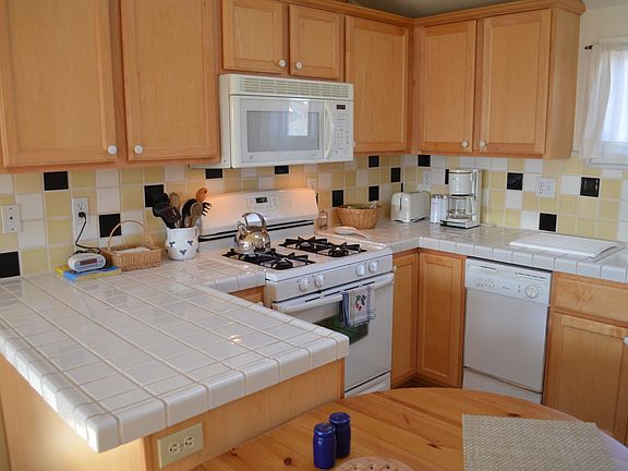 4th image of 226 Alta Ave