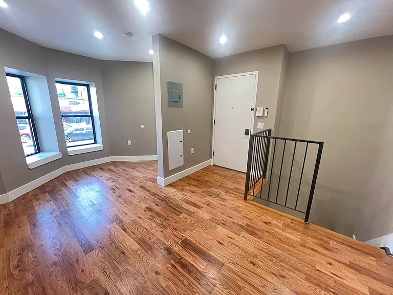 2909 Avenue D #1A — Photo 2