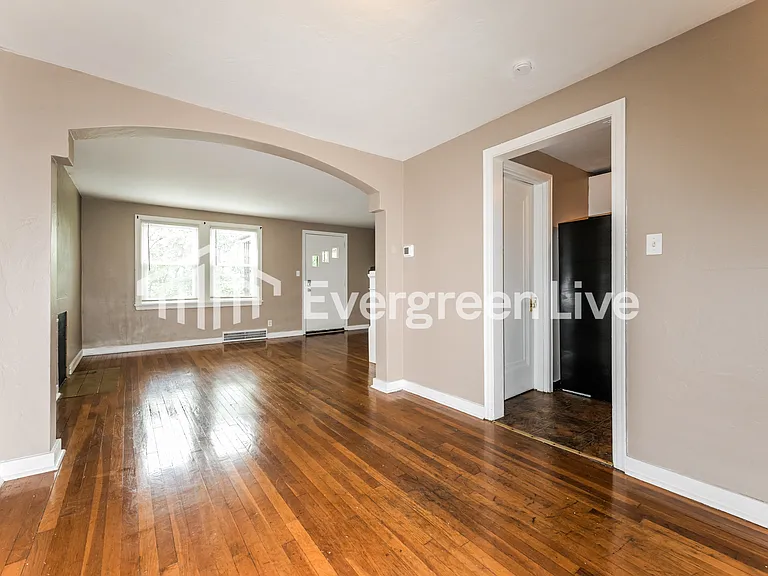 237 Clearview Ave — Photo 4