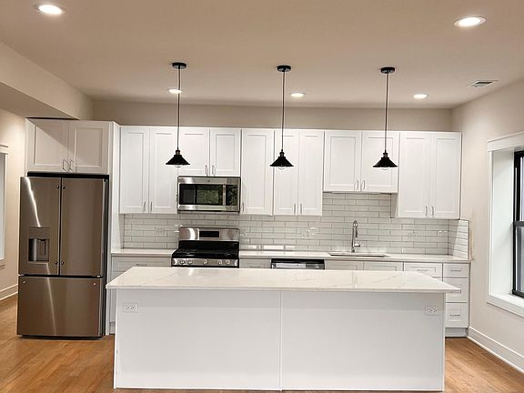 2nd image of 4418 N Wolcott Ave APT 1