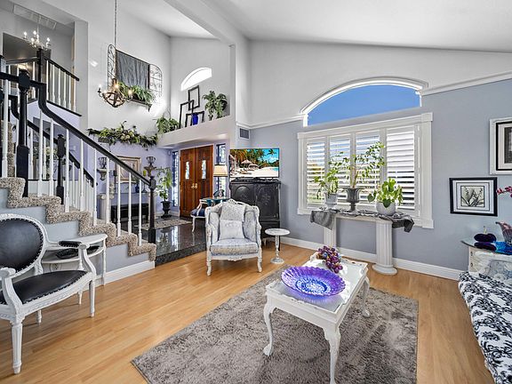 4th image of 3129 Mariposa Ave