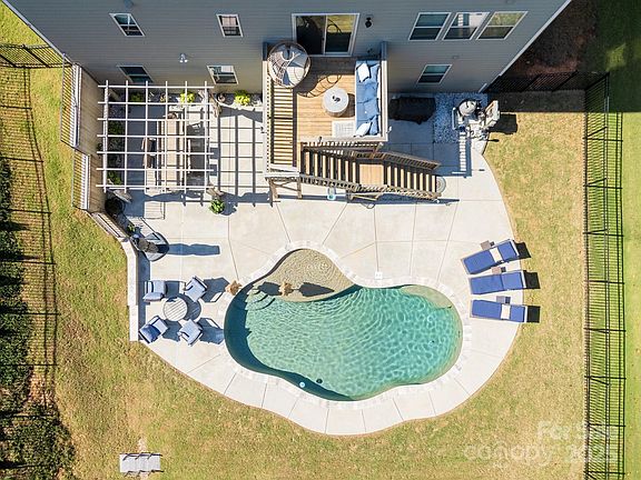 3rd image of 2444 Moher Cliff Dr