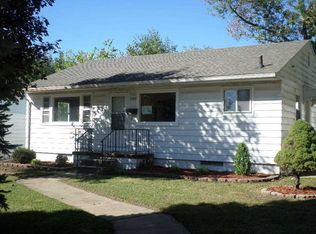2414 W 7th St, Waterloo, IA 50702
