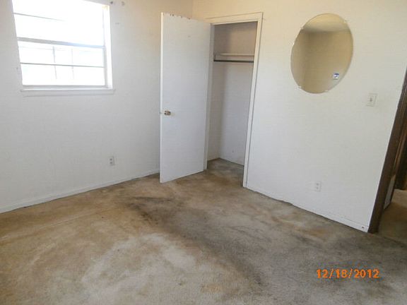 4th image of 323 Essex Ct