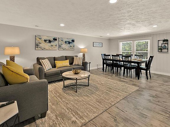 Open floor living/dining/kitchen