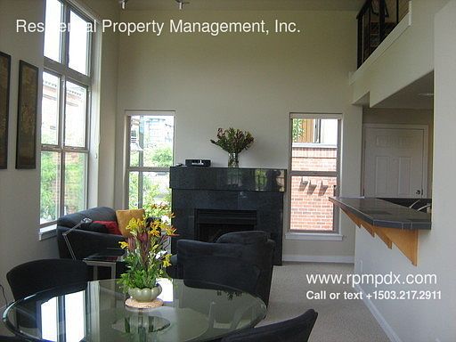 2nd image of 6211 NE Carillion Dr Unit 201