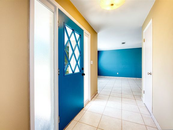 4th image of 214 Cotorro Ln