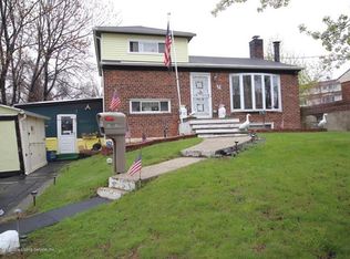 12 Fairway Ave, Staten Island, NY 10304