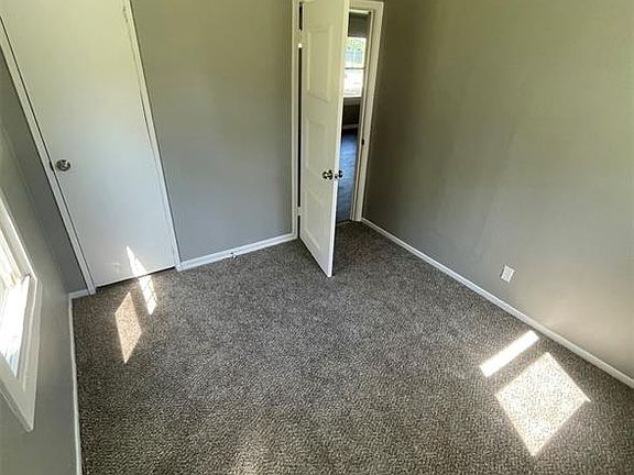 4th image of 1114 Saint Helena Dr