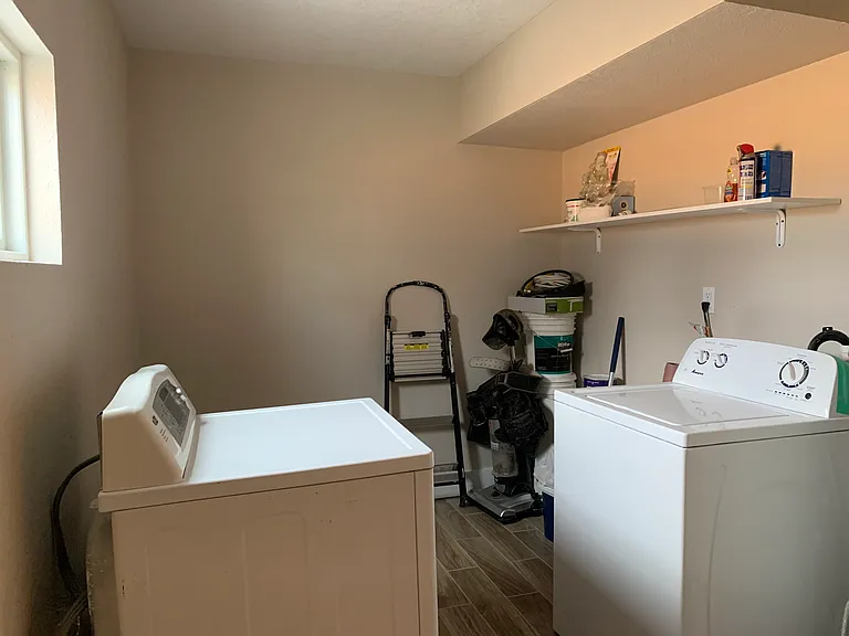 1060 Worchester St — Photo 10
