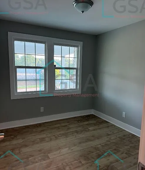 694 Saxon Ave — Photo 13