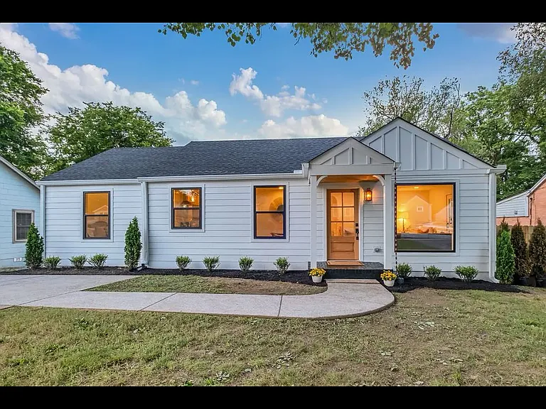 2020 Jones Cir — Photo 1