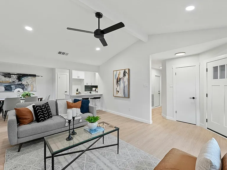 8205 Cattle Dr — Photo 7