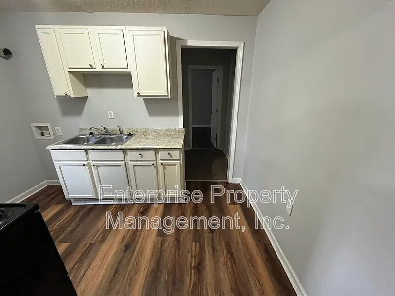 677 Buntyn St — Photo 4