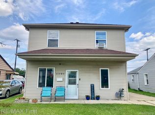 11908 Grant St, Riverview, MI 48193