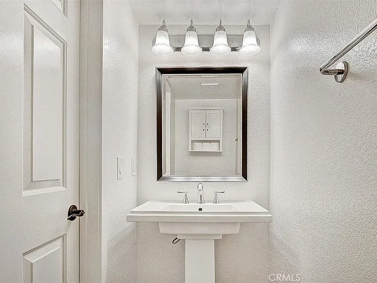 9144 Burnet Ave #32 — Photo 10