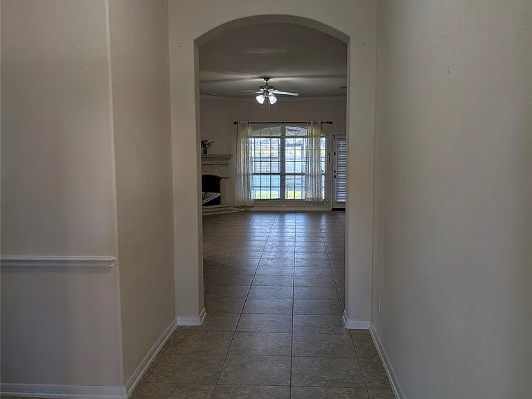 8018 Emperors Pass — Photo 3