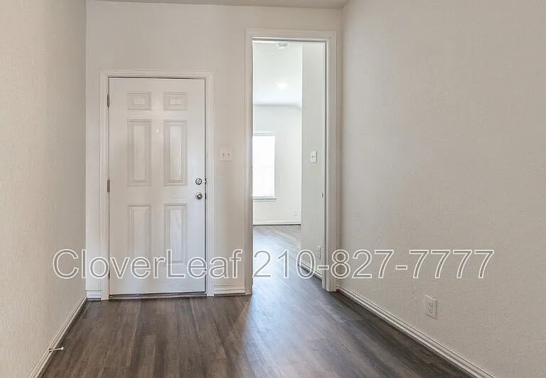 1322 Cool River Ct — Photo 5