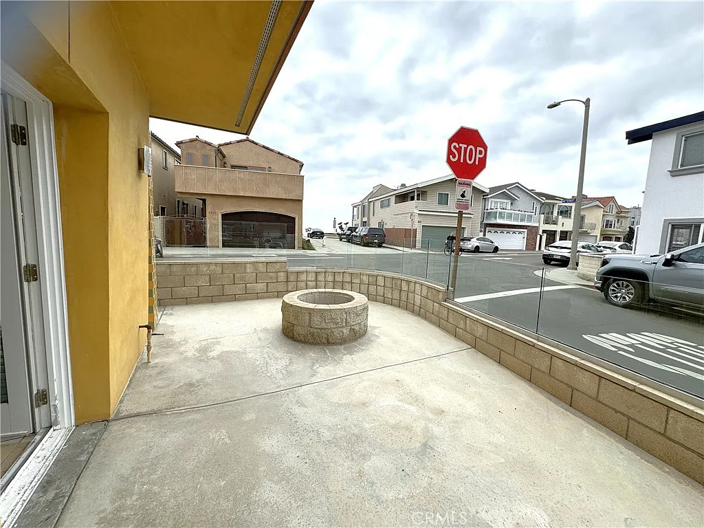 Building Photo - 4510A Seashore Dr