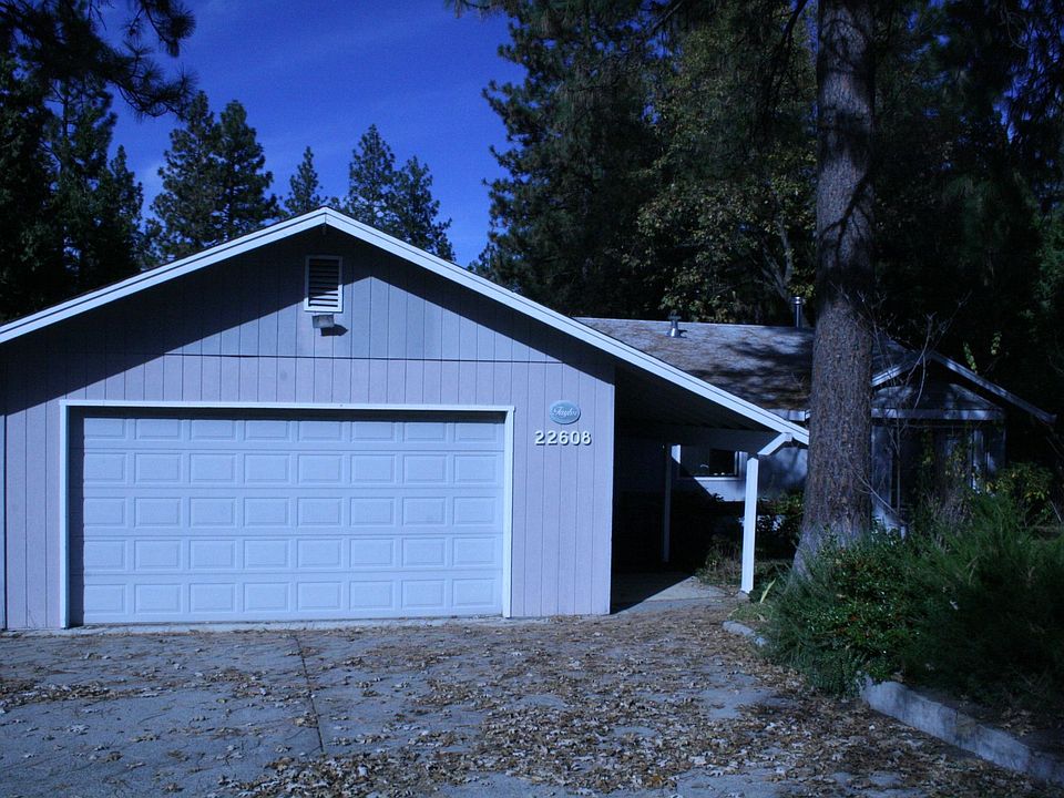 22608 Cedar Pines Ave