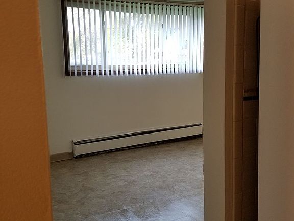 4th image of 2030 Brewster St APT 5