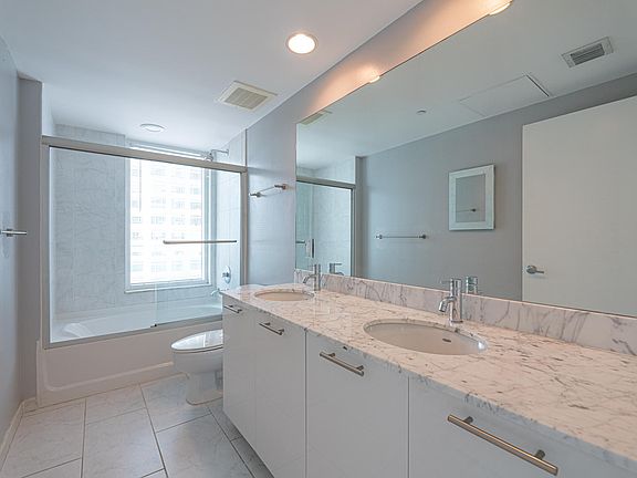 5th image of 951 Brickell Ave APT 1401