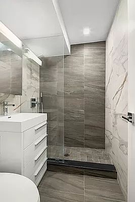 5th image of 320 E 42nd St APT 213