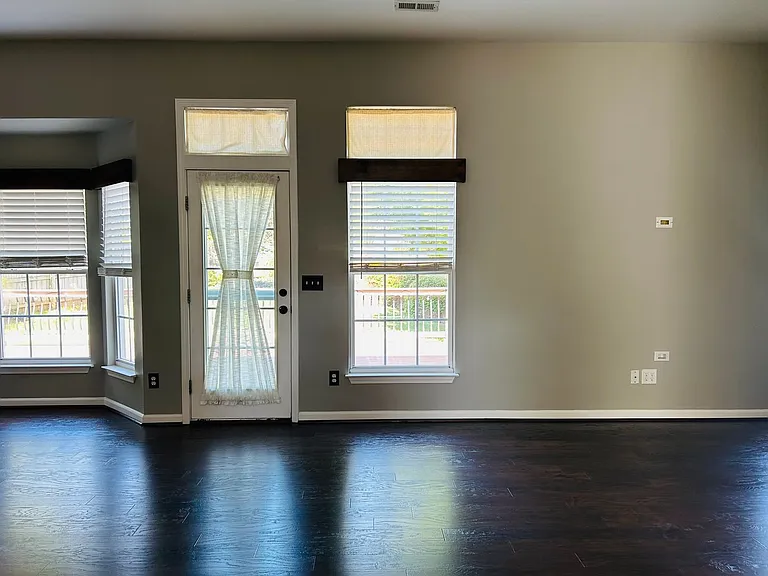 711 Dutchman Ct — Photo 19