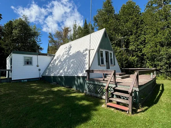 26816 S Point Aux Frenes Rd, Goetzville, MI 49736