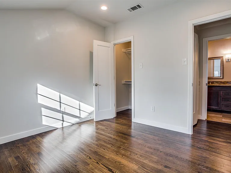 3147 Hedgerow Dr — Photo 15