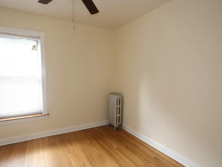 1258 W Montrose Ave #2 — Photo 18