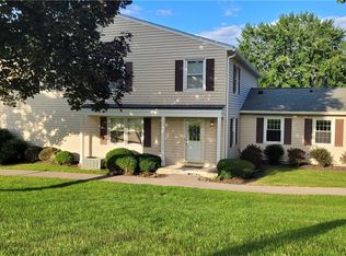 3 Eagle Ln, Fairport, NY 14450