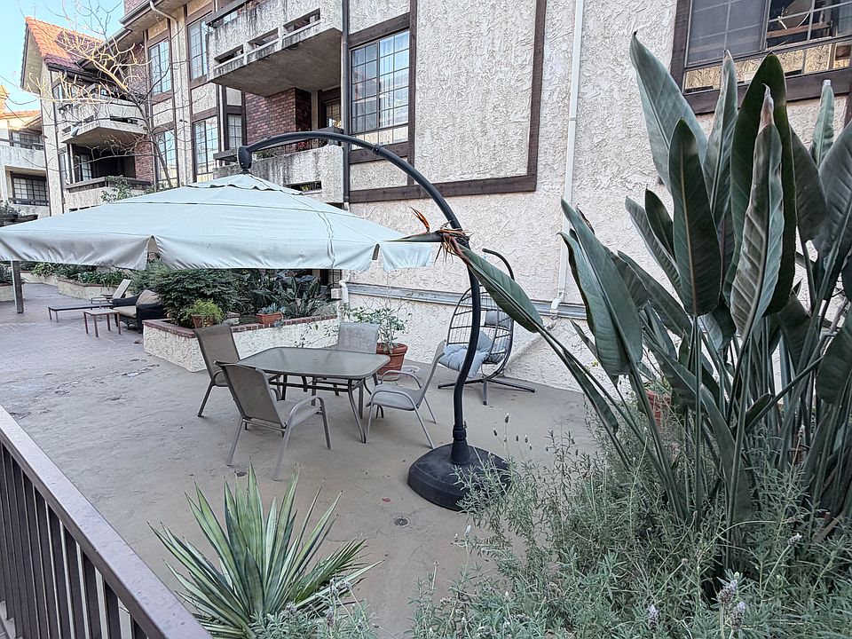 1st image of 5534 Encino Ave APT 106