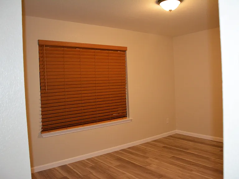 4616 Woodstock Dr — Photo 23