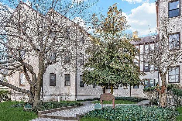 17-19 Leroy Pl #3E — Photo 4
