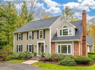 8 Saxon Woods, Avon, CT 06001