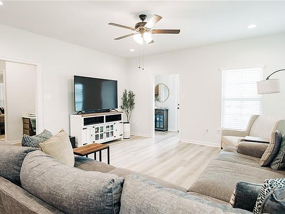 4th image of 13398 Benelli Dr