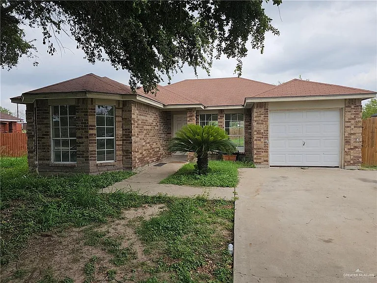 2612 Garnet Dr — Photo 1
