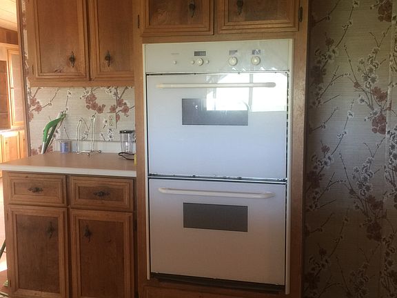 3rd image of 1527 Road O NE