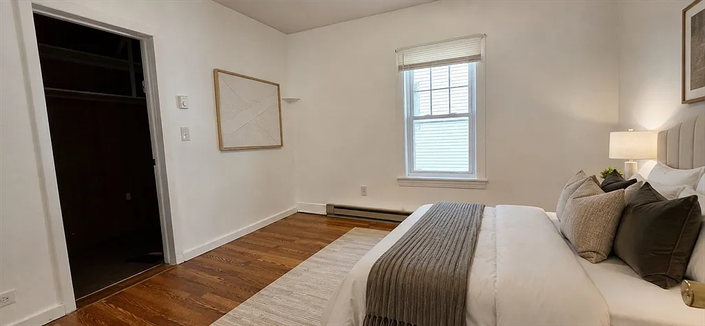 3 bed, 1.0 bath, 1066 sqft, $1,950 — Photo 3